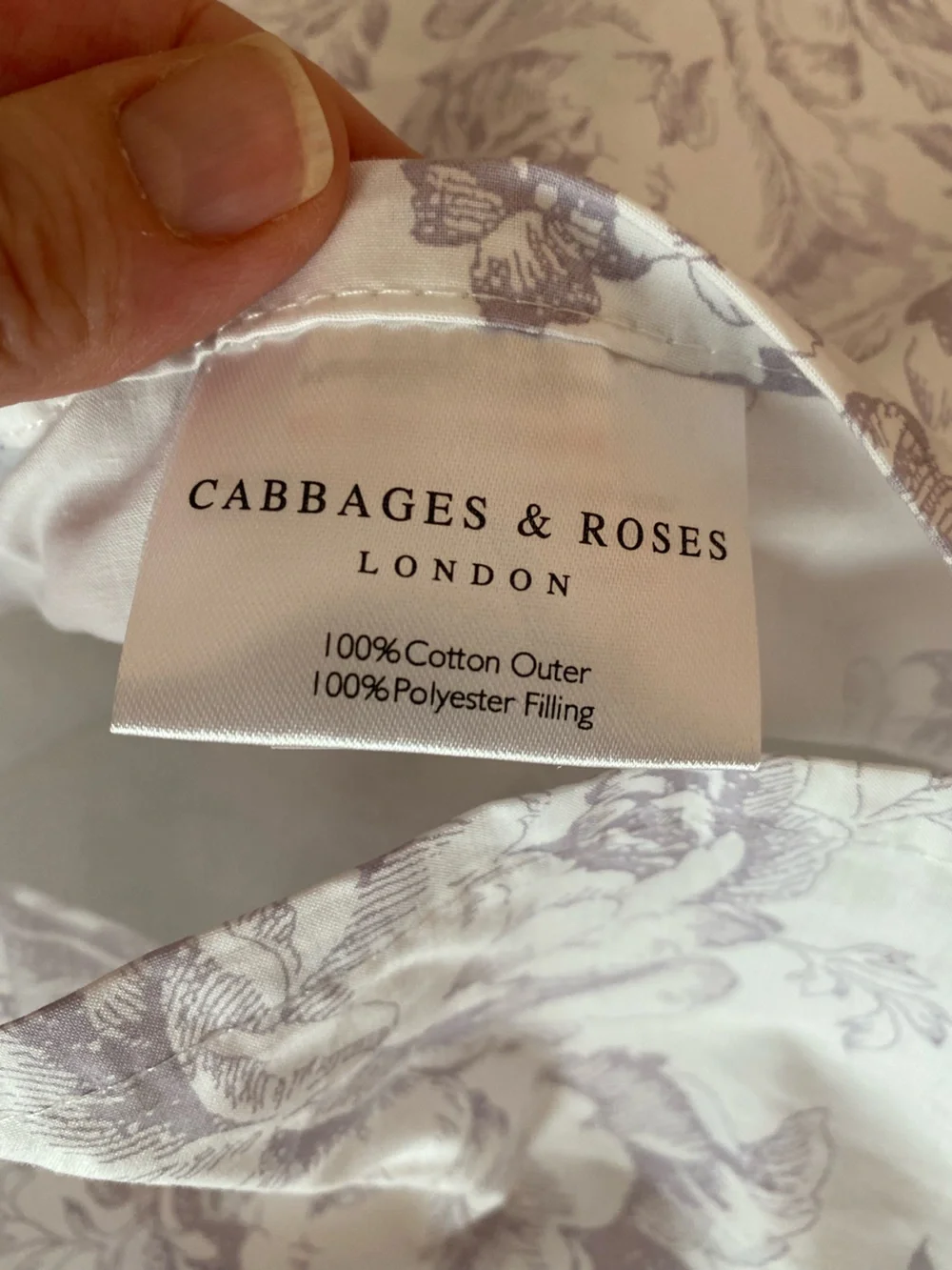 Cabbages & Roses London 2 quilted pillowcases/shams floral print